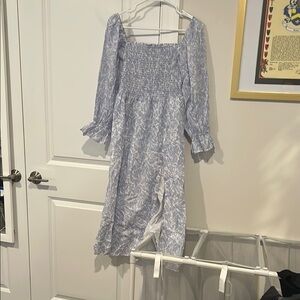 Elegant Long Sleeve Blue and White Dress